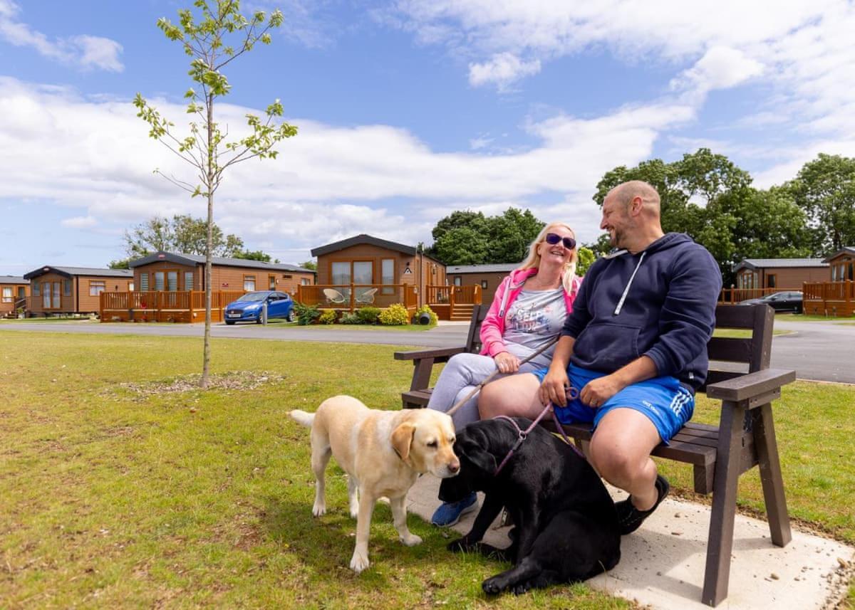 High Farm Holiday Park Routh Exteriér fotografie
